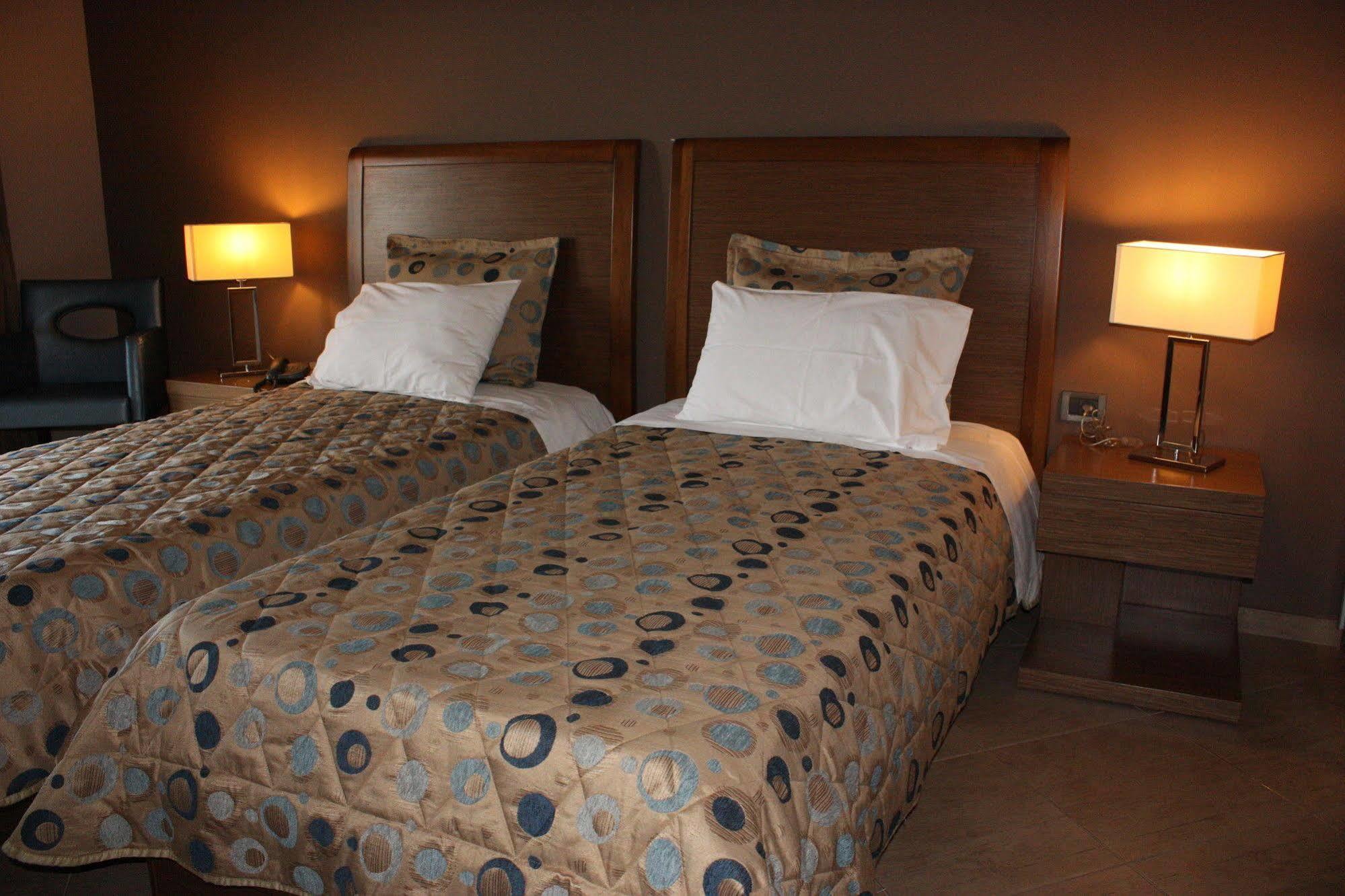Hotel Cariatis Nea Kallikrateia Экстерьер фото